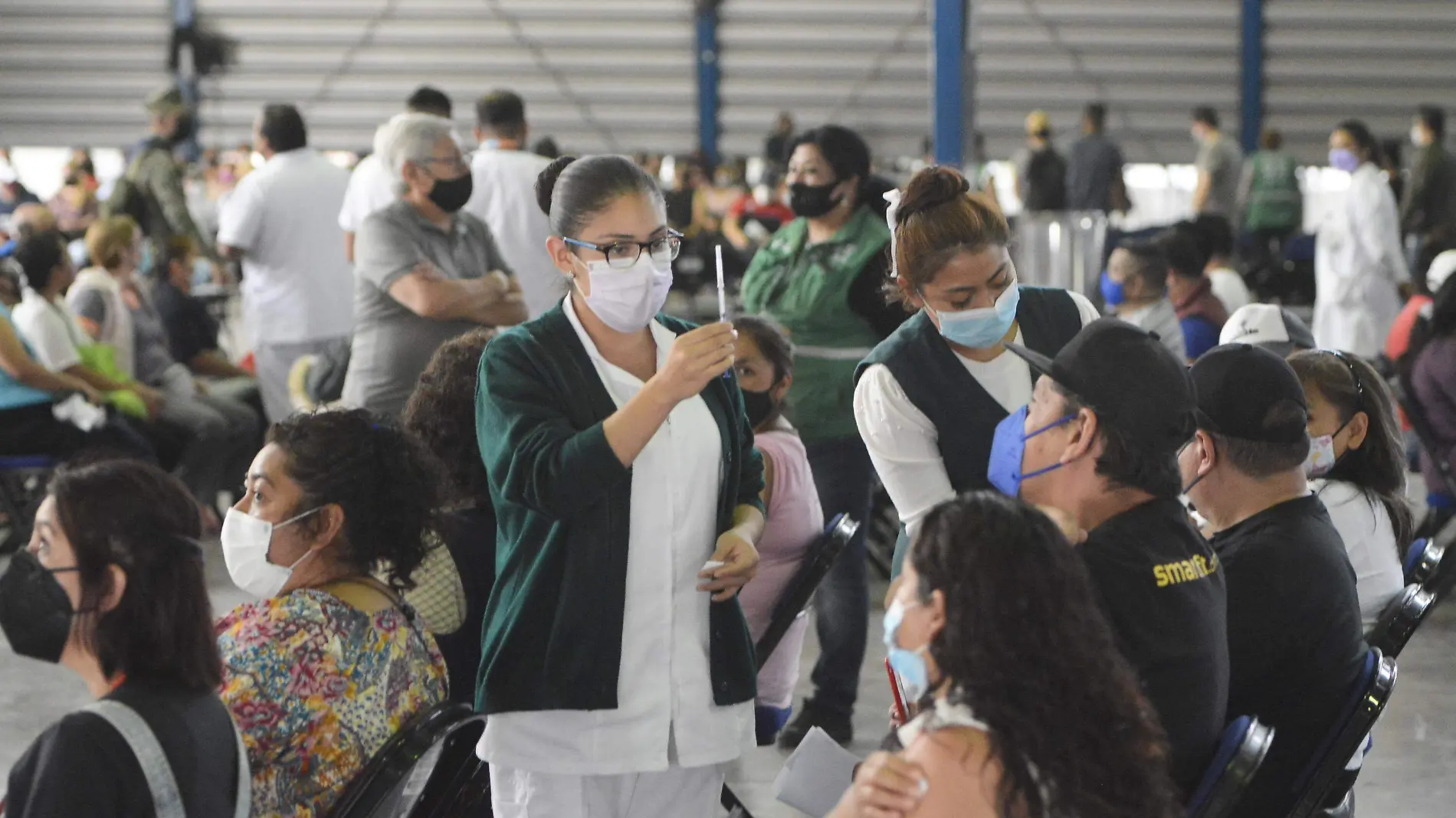 VACUNAS A PERSONAS DE 40 A 49 EN LA DELEGACION IZTACALCO (36)